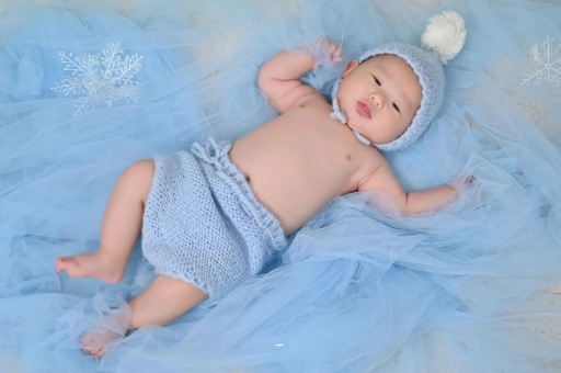 浮梁宝宝吐奶黄色